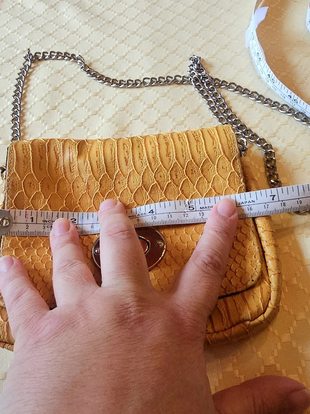 Source Unknown Yellow Textured Crossbody with Silver Chain - Picture 11 of 14